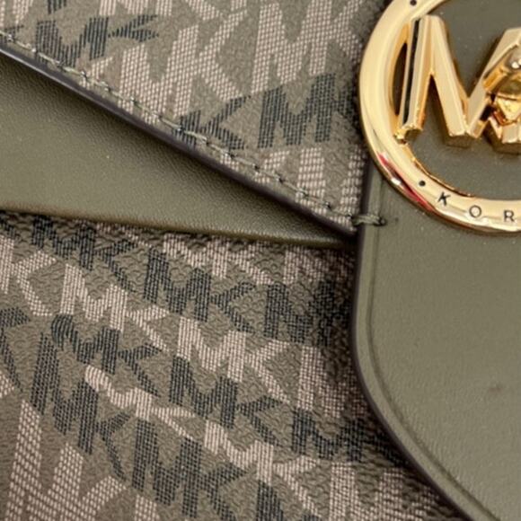 Michael Kors Olive Green Greenwich Covertible Crossbody Bag NWT - Picture 9 of 16